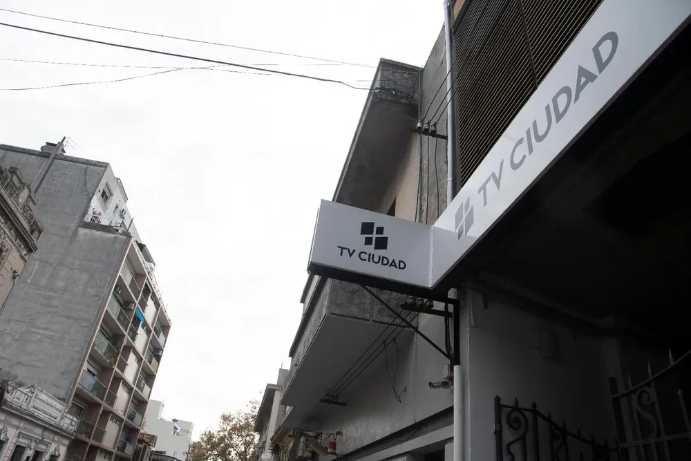 Sede de TV Ciudad sobre Barrios Amorín