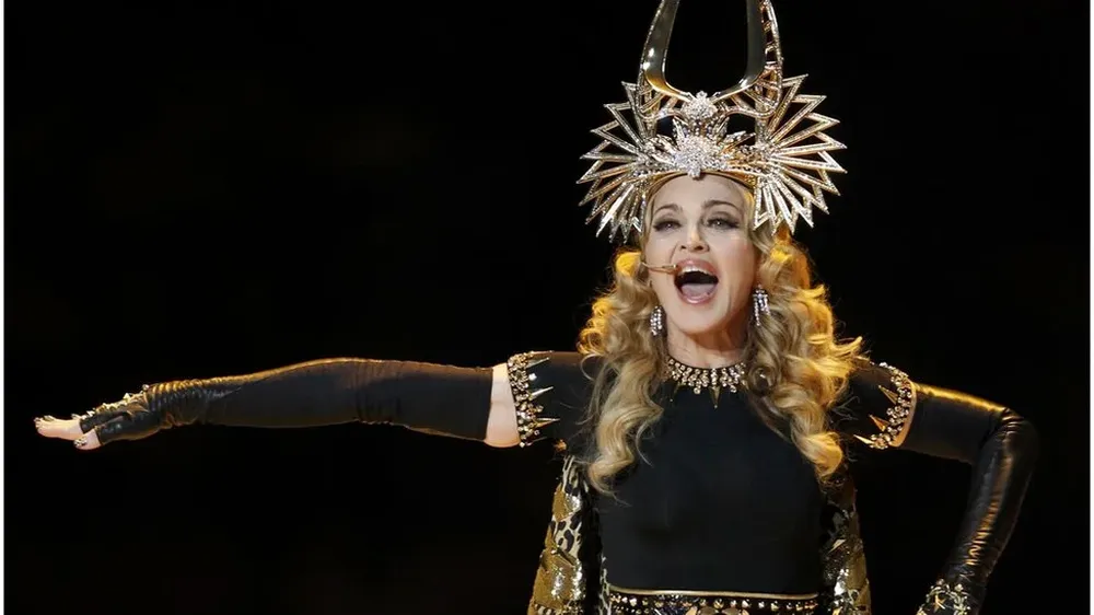 La actuación de Madonna en el intermedio del Super Bowl de 2012 batió records de audiencia. Fue superada en 2015 por Katy Perry.