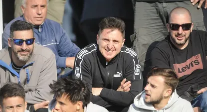 Cristian Rodríguez vio el partido ante Juventud desde las tribunas del Estadio Artigas