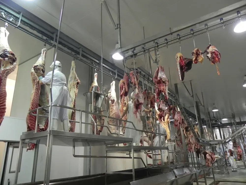 Varias plantas cerrarán en junio y enviarán a trabajadores al seguro de paro