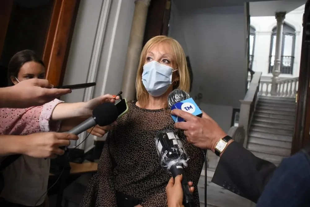 Carolina Cosse se reunió con la bancada del Frente Amplio en la Junta Departamental