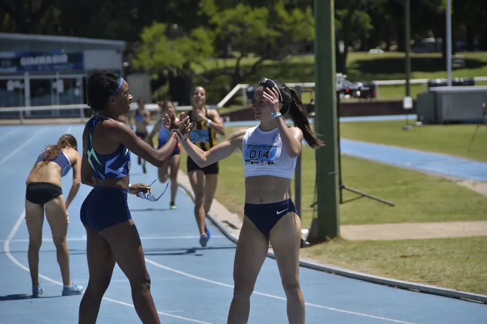 Déborah Rodríguez y Pia Fernández, carrerón