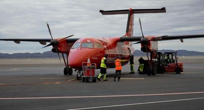 Actualmente sólo los aviones pequeños pueden despegar y aterrizar en el aeropuerto de Nuuk.