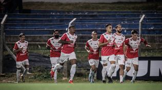 Luiz Felipe Carvalho al centro de Tacuarembó FC