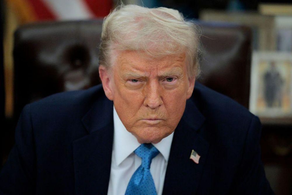 Trump dijo que estudia la posibilidad de enviar convictos estadounidenses a El Salvador.