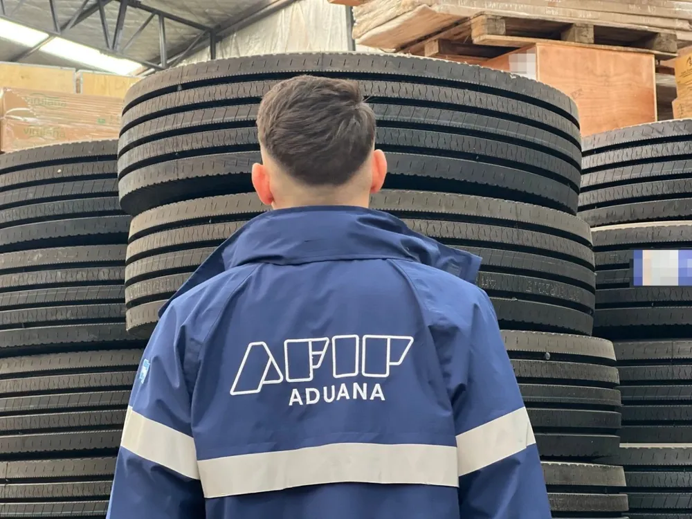 Aduana denunció a Bridgestone en un nuevo capítulo de la crisis de los neumáticos