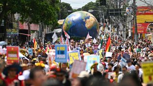 Acuerdo sobre cambio climático pero importante fracaso en combustibles fósiles: ¿qué dejó la COP30 en Brasil?