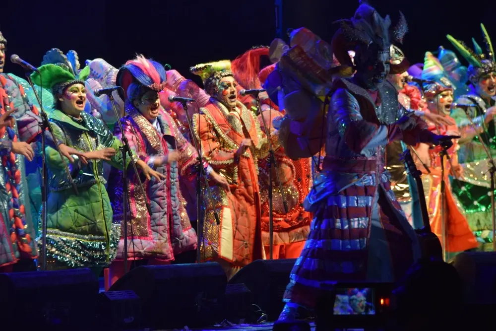 Nos Obligan a Salir, primer premio en murgas.