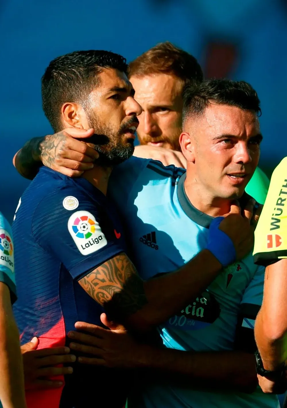 Luis Suárez y Iago Aspas de Celta de Vigo al finalizar el partido