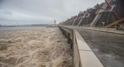 Exceso de agua limita generación de energía en Salto Grande