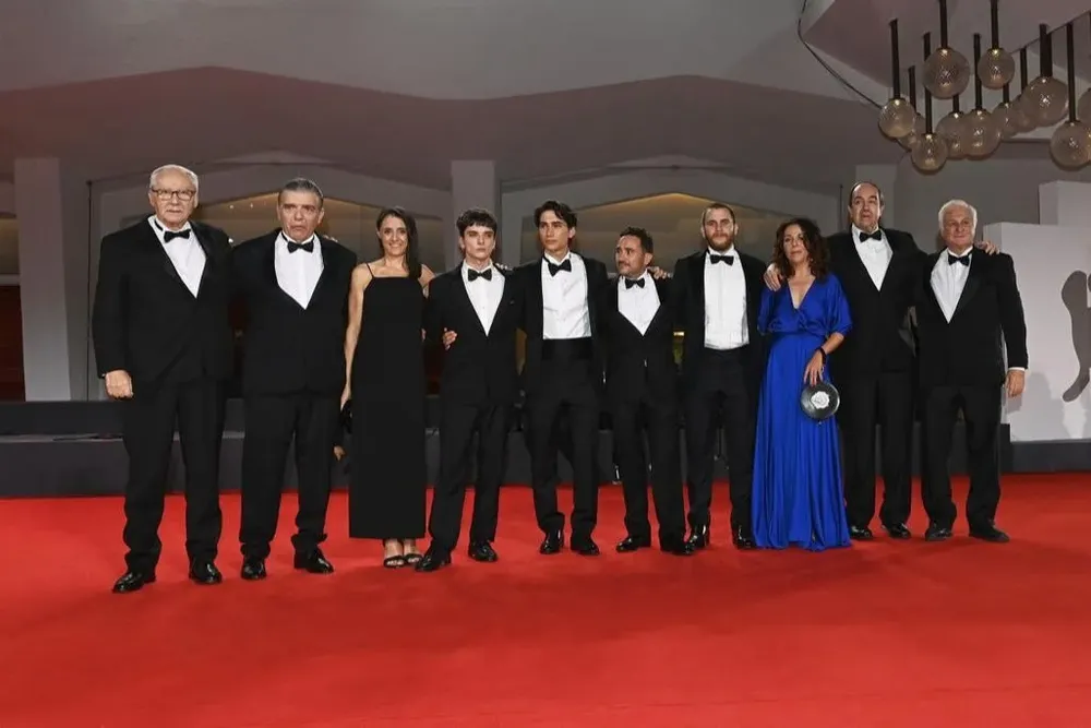 Presentación de La sociedad de la nieve en el Festival de Venecia