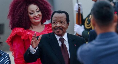 Paul Biya, de 92 años, rara vez es visto en público.