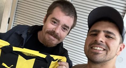 Migue Granados con la camiseta de Peñarol