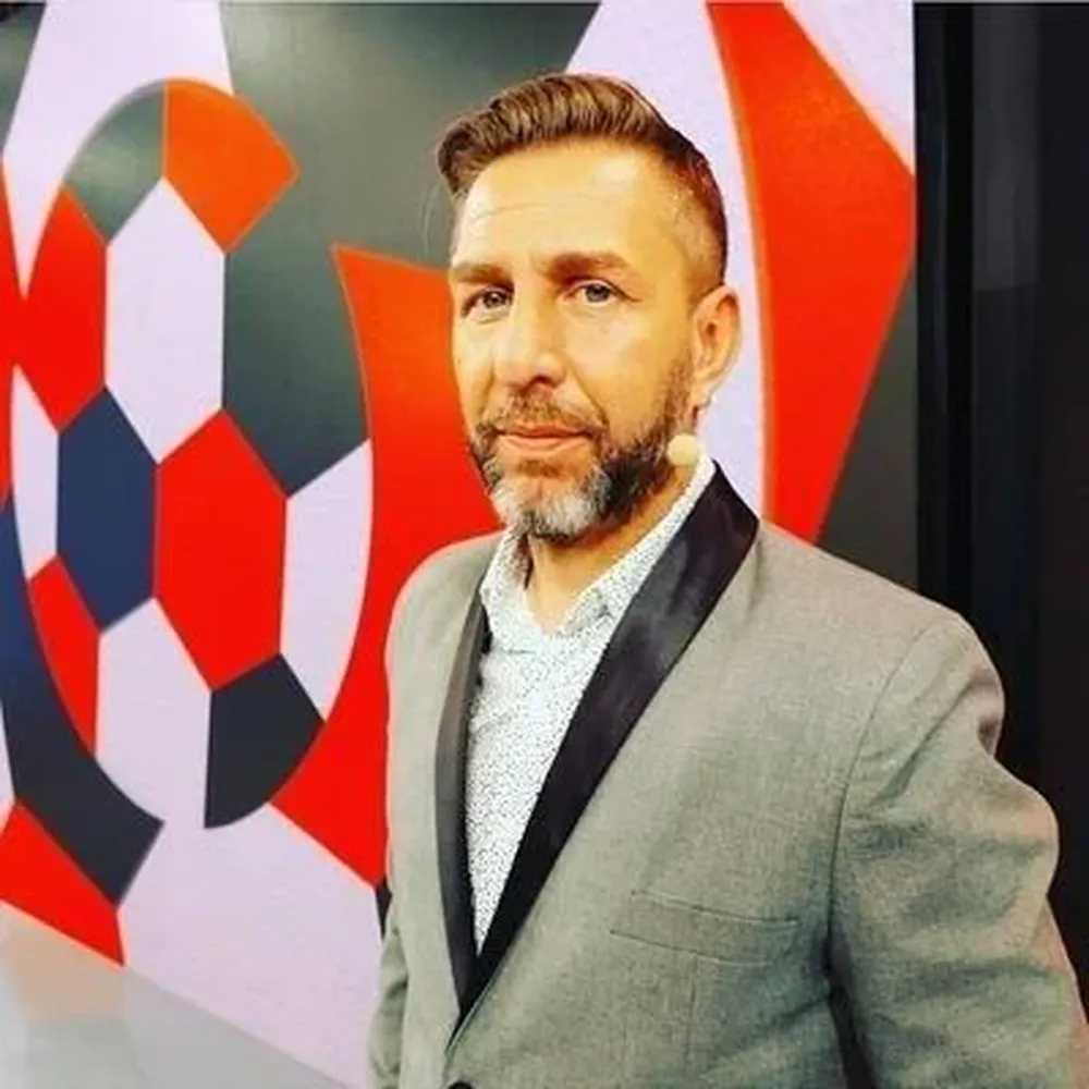 Pinsón padece un leve movimiento robótico y dolores en el cuello que le impiden dormir.