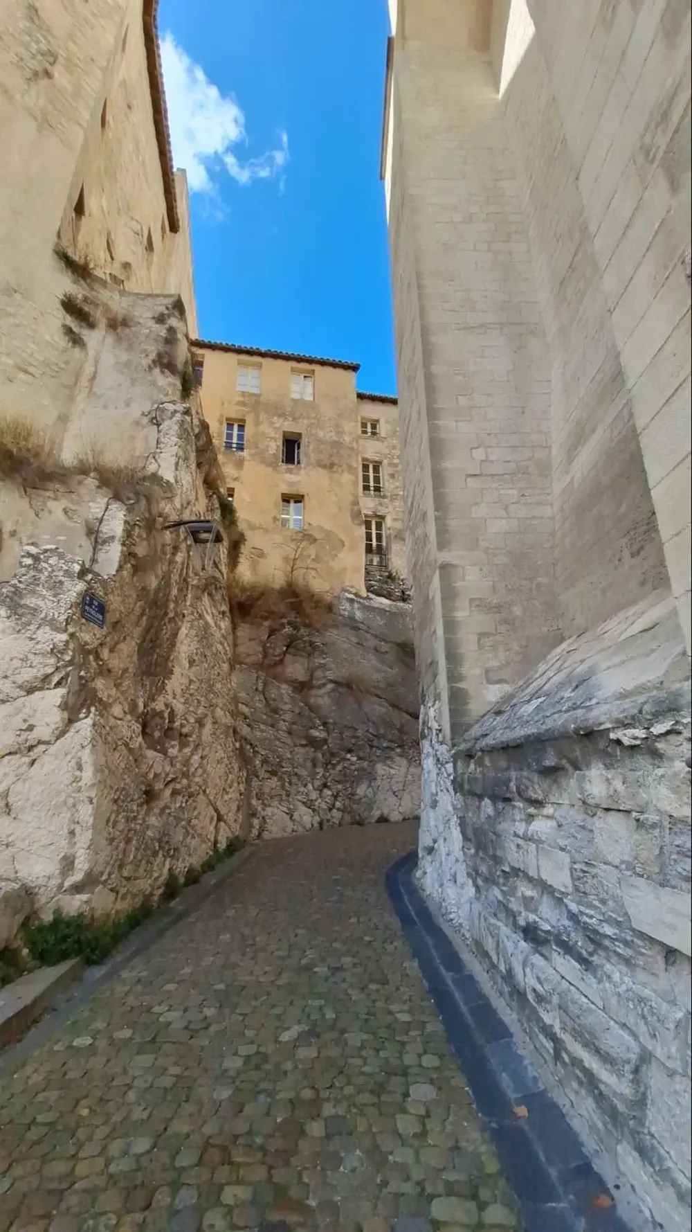 Postales de Avignon, la casa de Los Teros en Francia