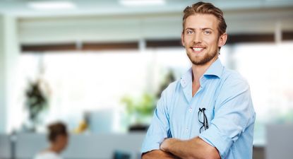 La oferta de empleo en Florida para vendedores de purificadores de agua combina trabajo remoto y de campo. Fotografía: FreePik.