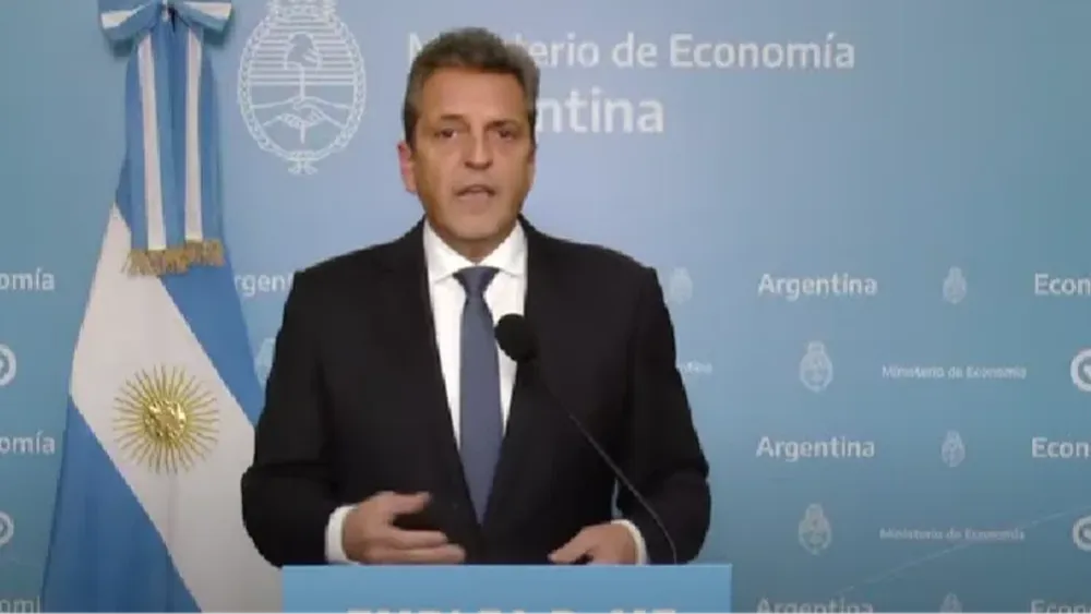 Massa habló esta noche en el Ministerio de Economía