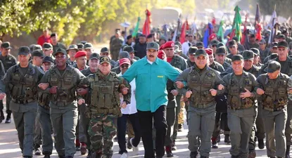 los videos de maduro a las risas, patrullando la costa con militares
