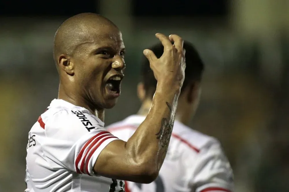 Carlos Sánchez volvió a anotar para River en Brasil