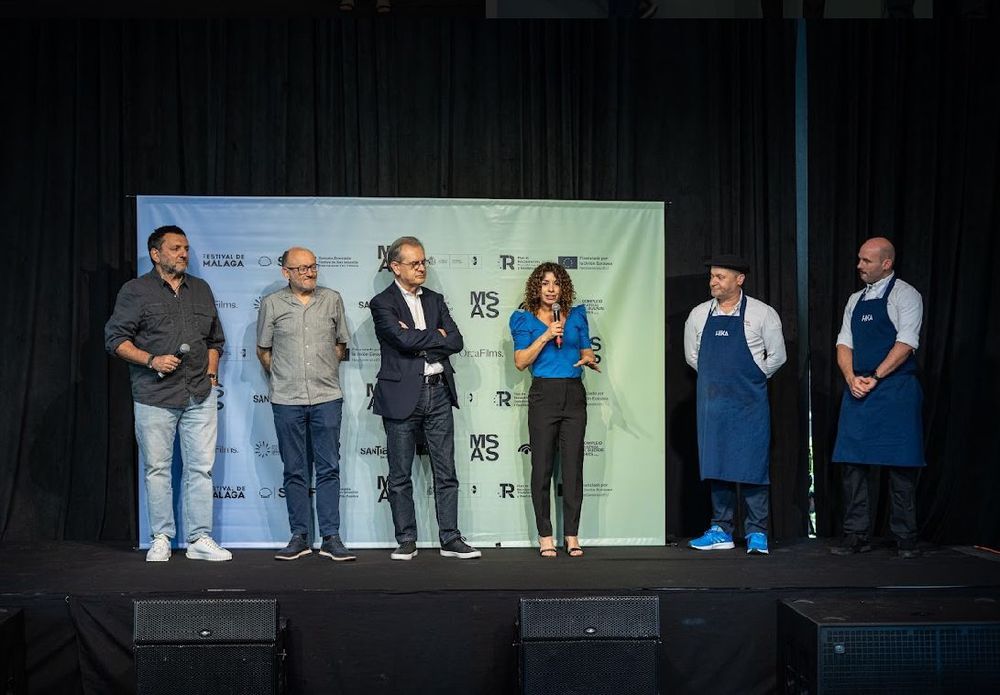 El presidente de Orca Films Gabriel Hochbaum, los directores de los festivales de San Sebastián, José Luis Rebordinos y de Málaga Juan Antonio Vigar, la periodista Bárbara Arroyo y el chef Roberto Ruiz