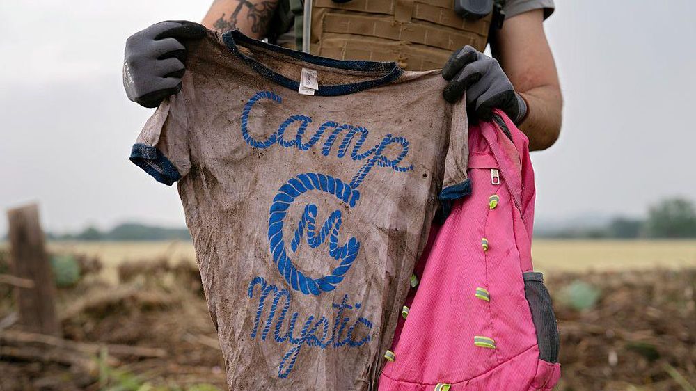 Al menos 27 niñas que estaban en el campamento cristiano Mystic murieron cuando las aguas golpearon el sitio, informaron las autoridades.