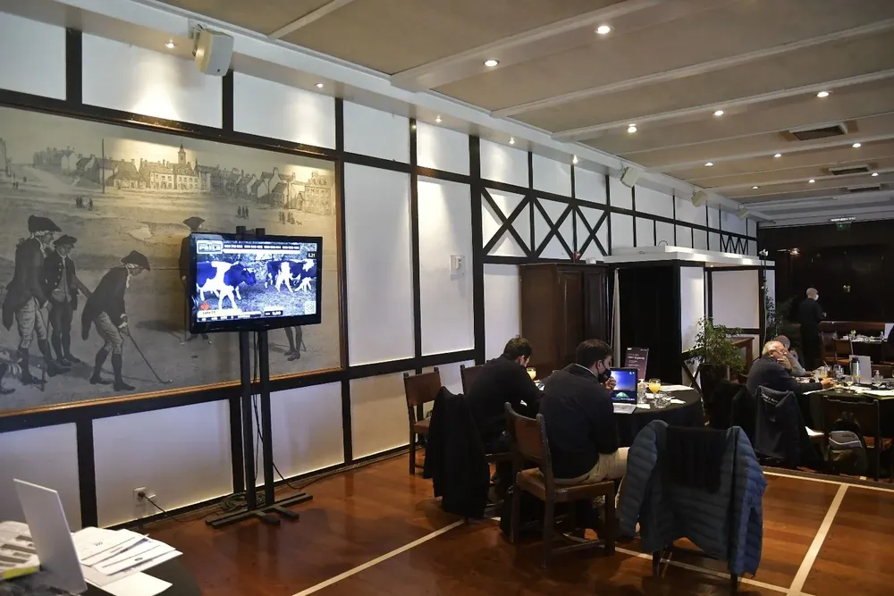 El remate de Lote 21 se hizo en el Club de Golf del Uruguay.