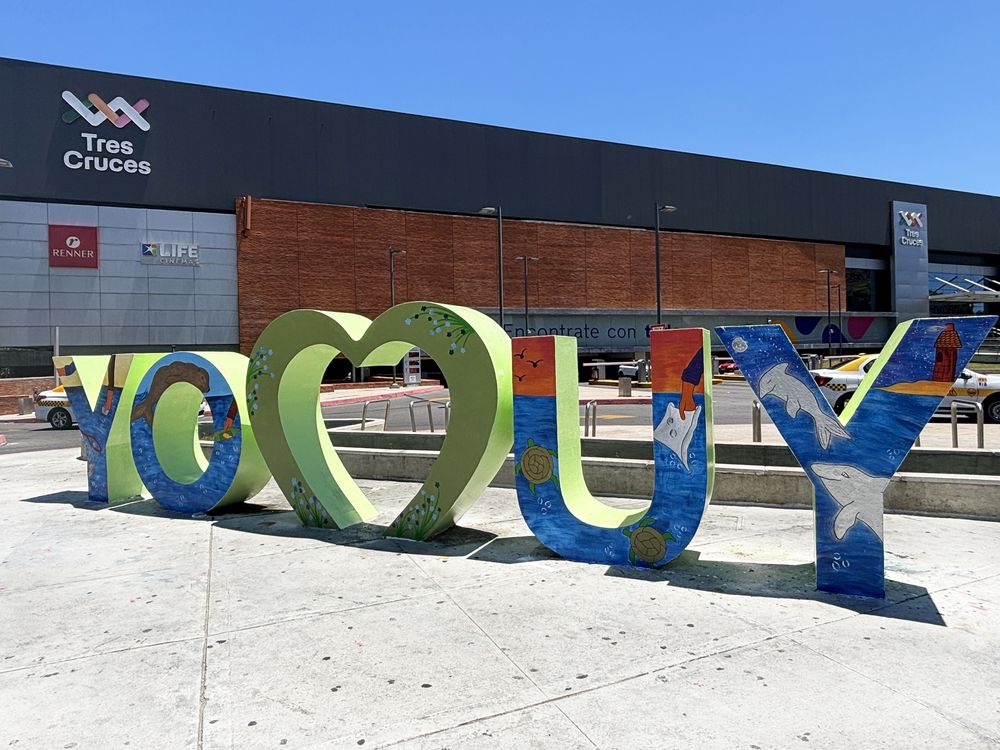 foto ilustra nota de Tres Cruces_Landmark.jpg