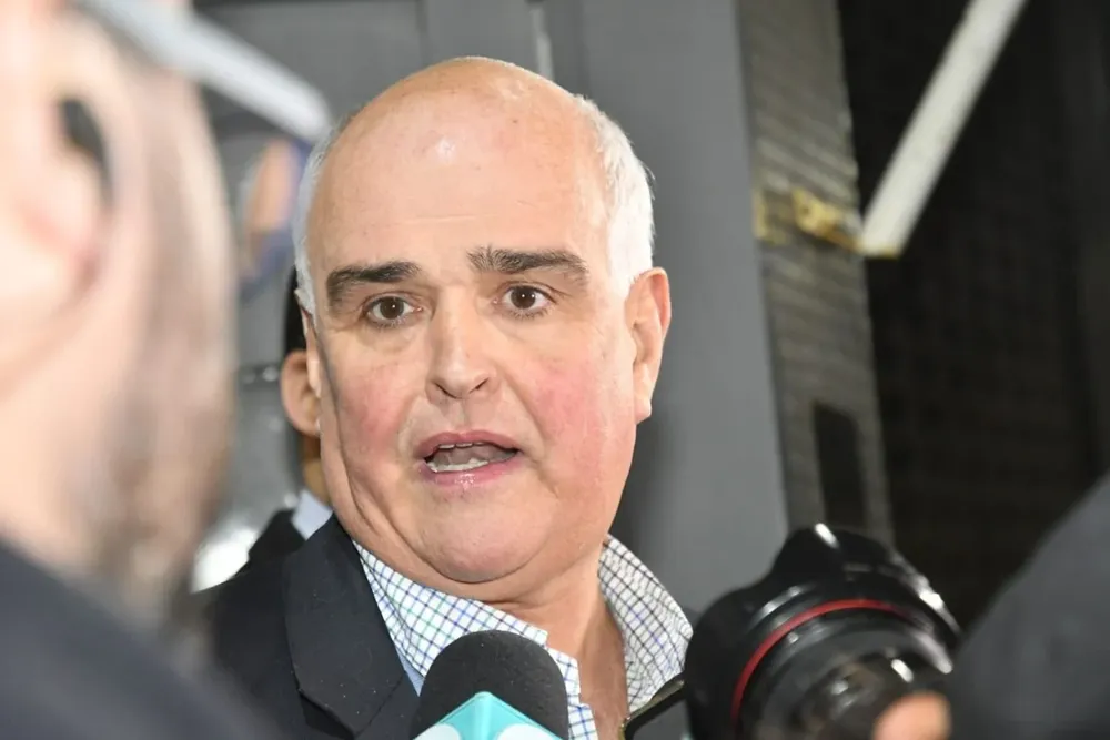 Gustavo Penadés a la salida del juzgado de Juan Carlos Gómez