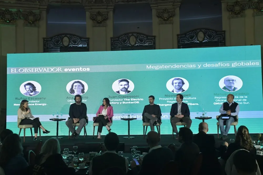 El primer panel del summit Innovación y Nuevos Negocios de El Observador Eventos