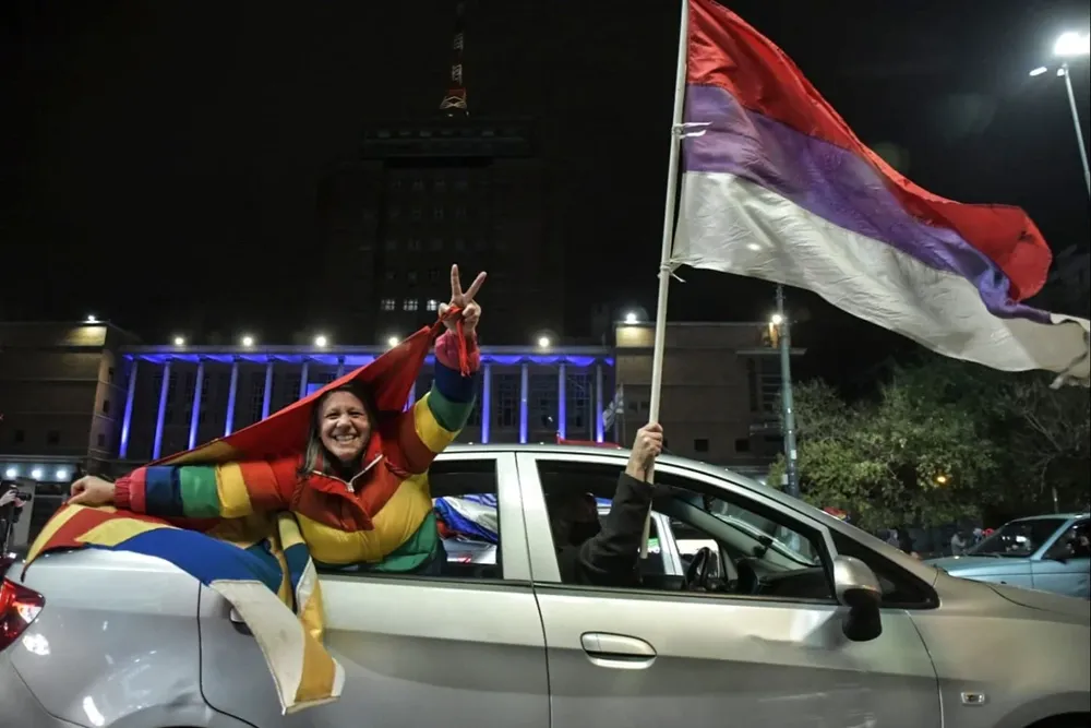 Encuesta de Cifra no distribuye a los indecisos.