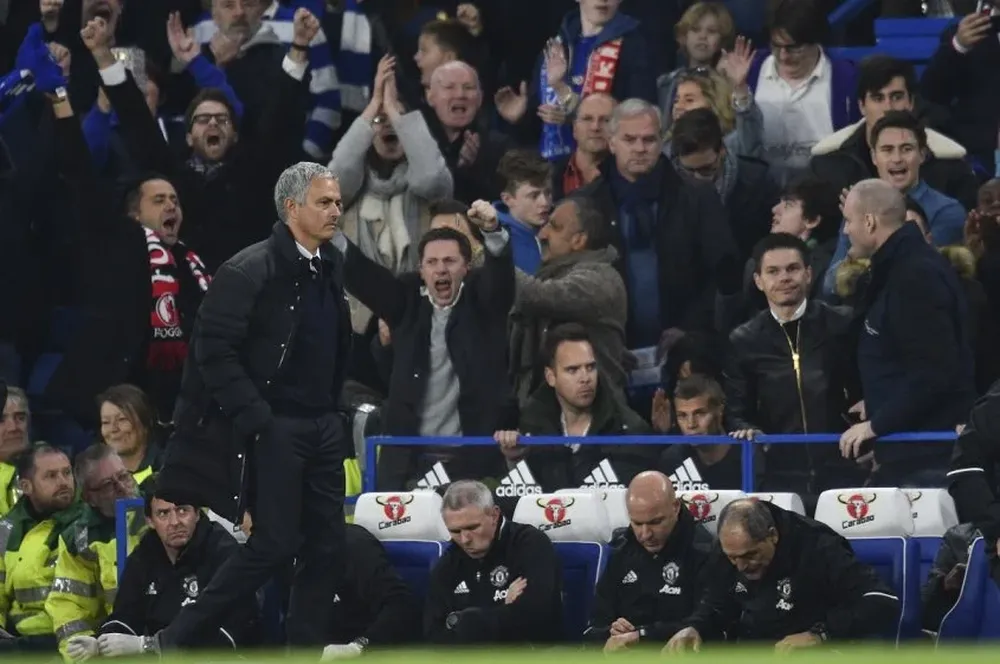 Mourinho sufre la goleada de Chelsea