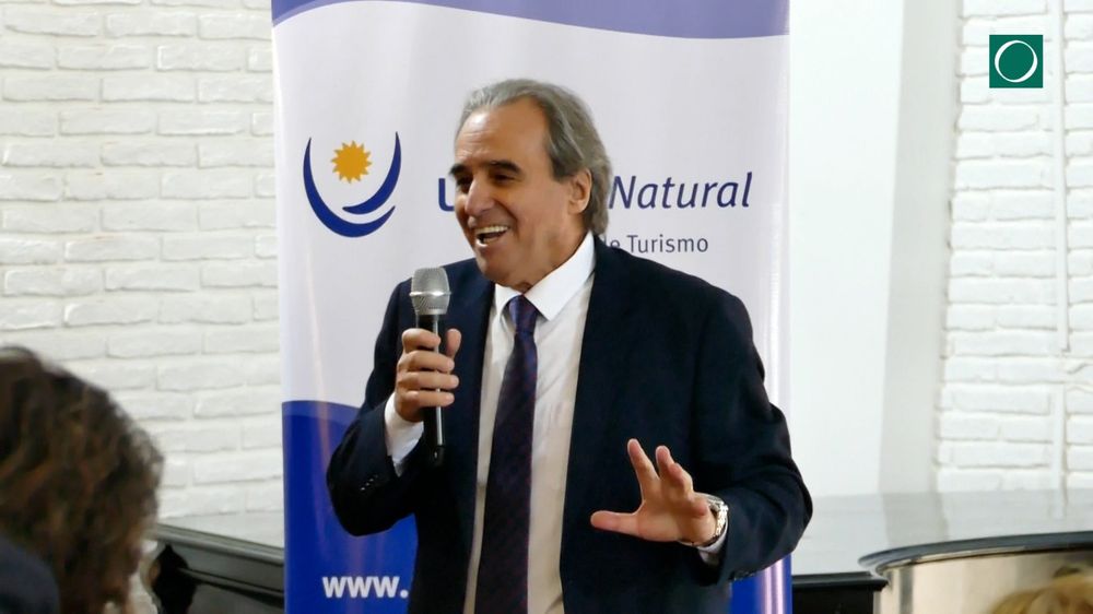 Remo Monzeglio en el lanzamiento de la temporada de avistamiento de ballenas