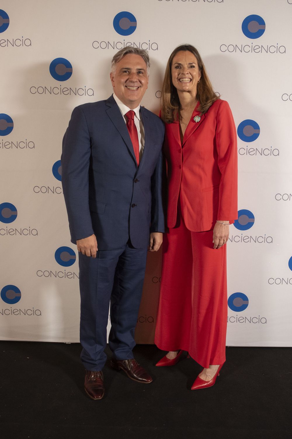 El gobernador de Córdoba Martín Llaryora junto a Silvana Vives El gobernador de Córdoba Martín Llaryora junto a Silvana Vives