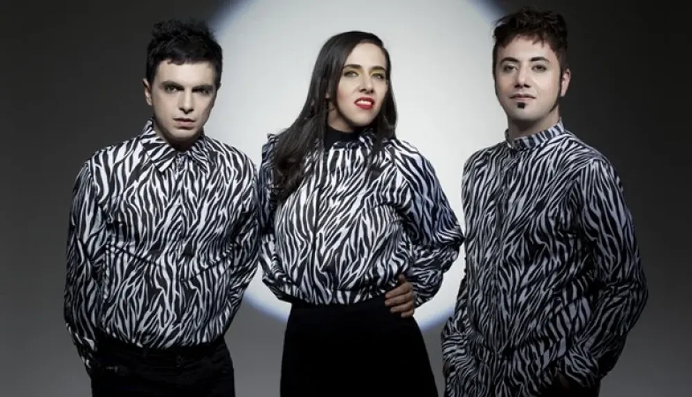 Ale Sergi, Juliana Gattas y Monoto encabezan ahora la banda