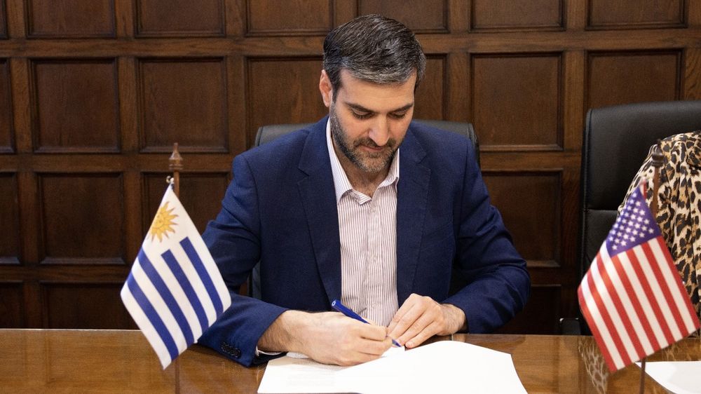 Viajeros uruguayos no inmigrantes podrían entrar a Estados Unidos sin visa a partir de 2025