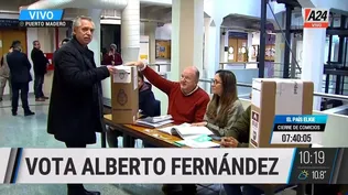 Fernández votó en la Universidad Católica Argentina.