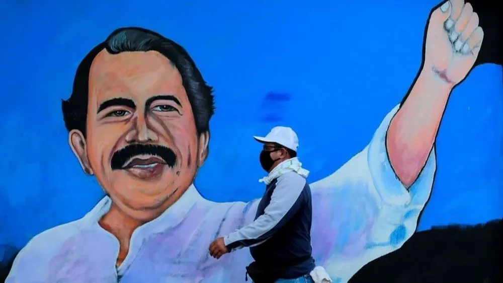 Mural de Daniel Ortega en Nicaragua