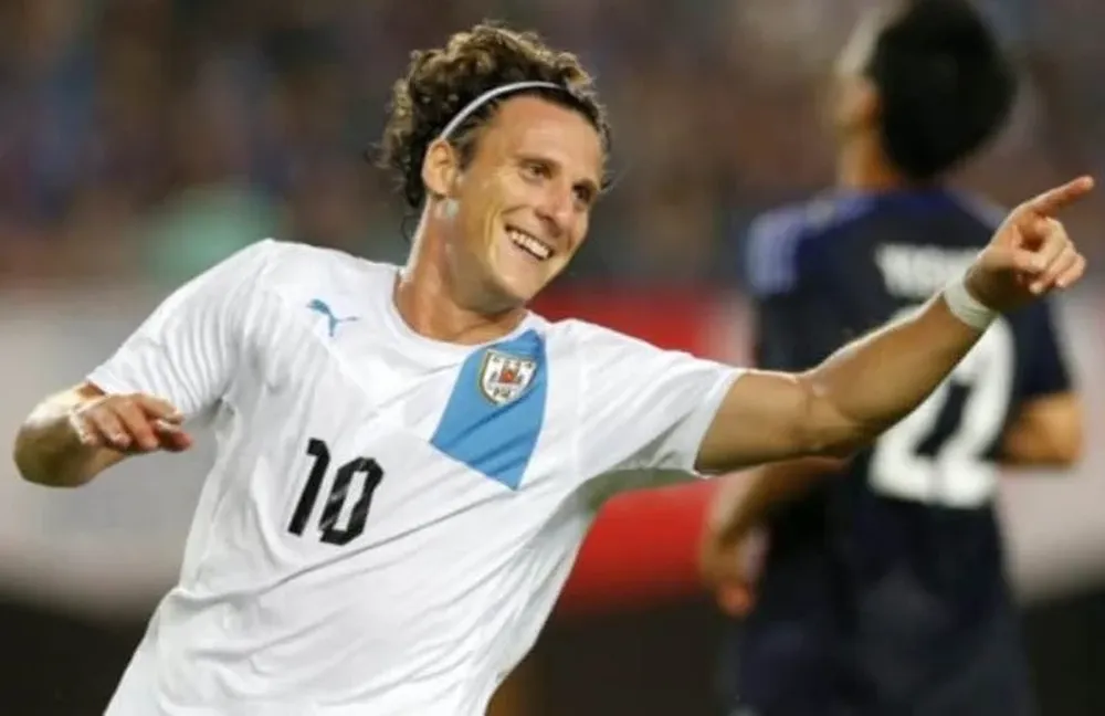 Diego Forlán con la 10 de Uruguay