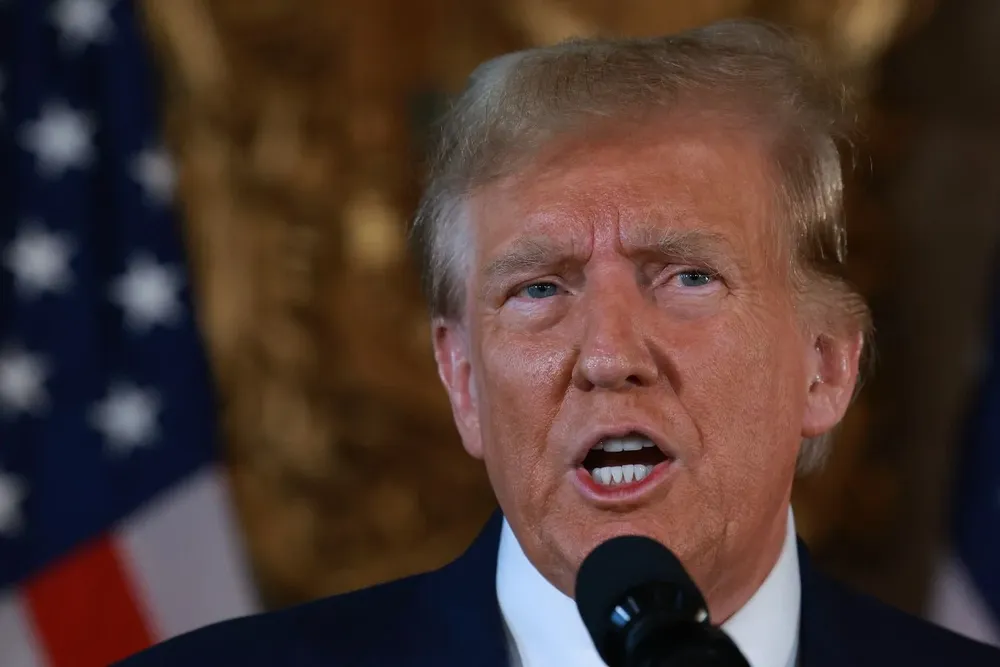 El expresidente de Estados Unidos, Donald Trump, intenta ganarse a los votantes latinos