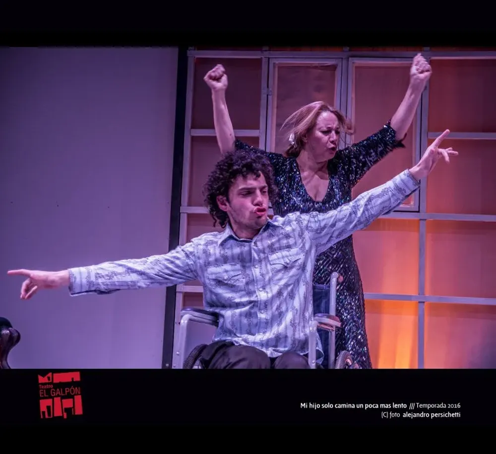 La versión de Gerardo Begérez incorpora la música como factor esencial