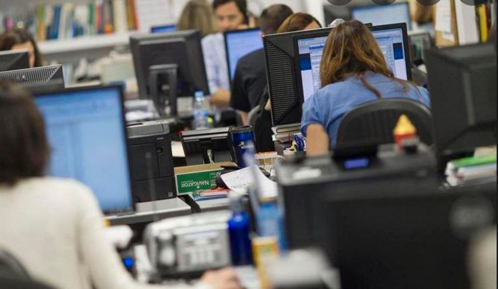 En 2024 hubo una reducción de 35.785 puestos de trabajo en el sector público.