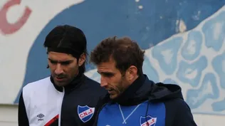Sebastián Abreu e Iván Alonso en Los Céspedes.