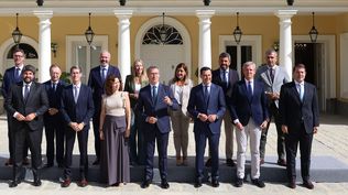 el presidente del PP, Alberto Núñez Feijóo, junto a los barones del PP, al llegar a una reunión con los presidentes autonómicos del Partido Popular.