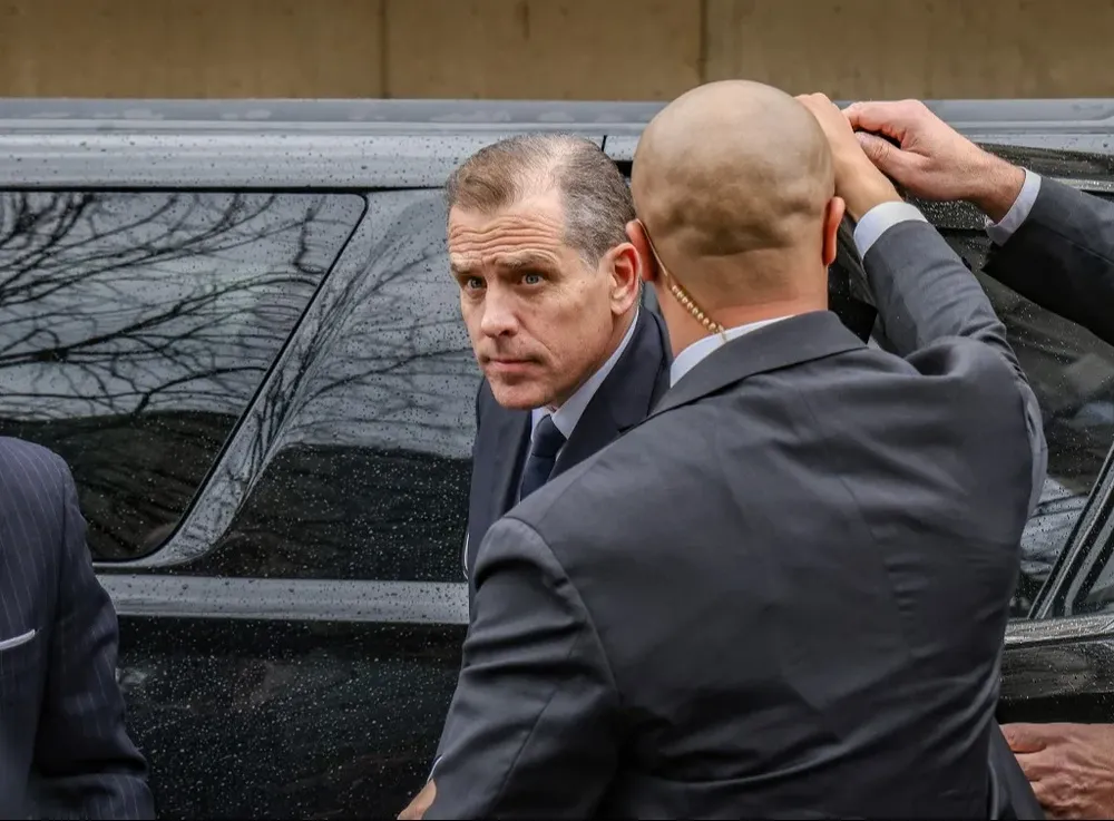 Hunter Biden, de 54 años, negó categóricamente cualquier delito al ser interrogado sobre una serie de transacciones irregulares.