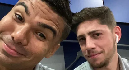 Casemiro le devolvió el gesto a Valverde