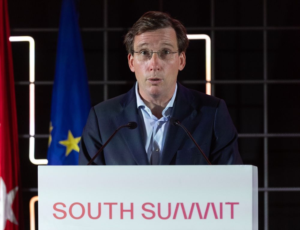 El alcalde de Madrid, José Luis Martínez-Almeida, interviene durante la primera jornada de la décimo tercera edición del South Summit Madrid 2024, en La Nave, a 5 de junio de 2024
