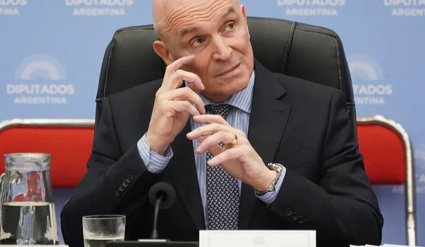 José Luis Espert desmintió rumores sobre su renuncia y ratificó su candidatura