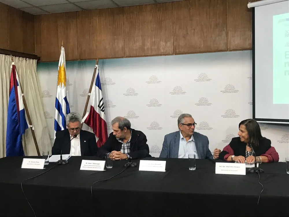 Vicente Plata, José Olascuaga, Enzo Benech y Alejandra Sarquis