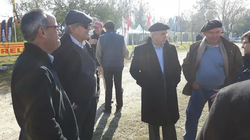 El ministro Aguerre y el subsecretario Benech este viernes en la feria de Prolesa