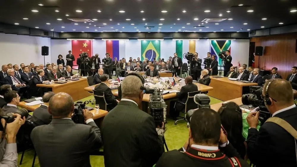 Hay muchos otros países quieren decidir, no que se les diga qué es lo que les debe interesar